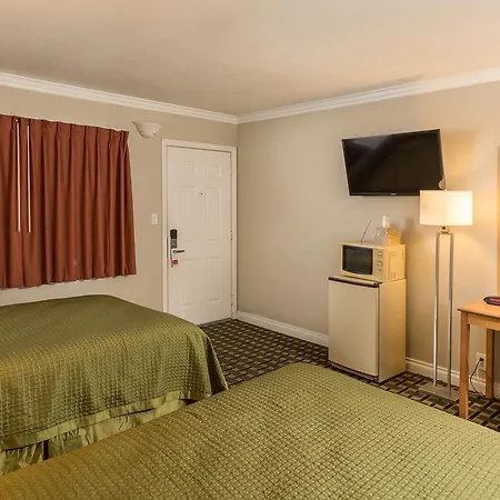Motel Harbor 2*