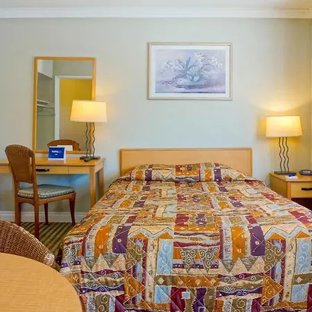 Harbor 2* Garden Grove