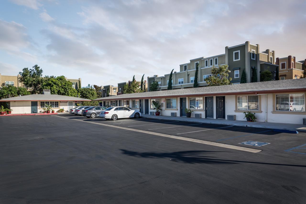 Harbor 2* Garden Grove