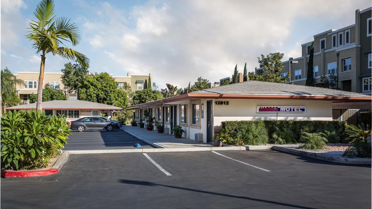 Harbor Motel 2*