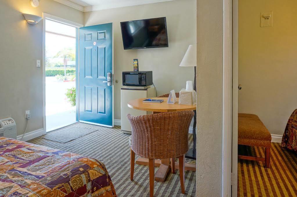 Harbor 2* Garden Grove