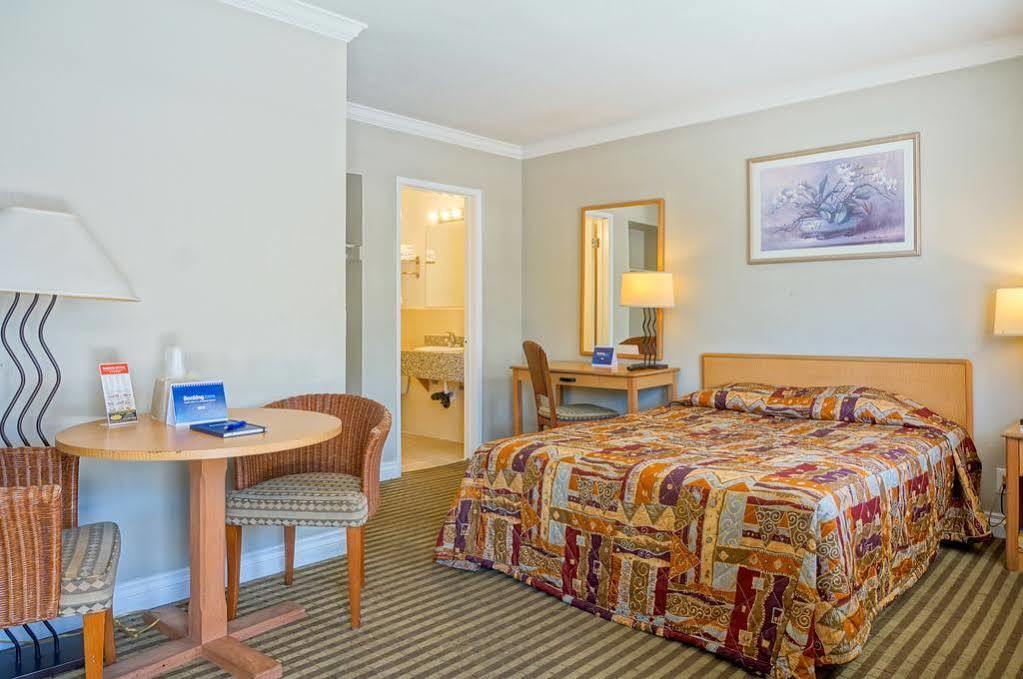 Harbor 2* Garden Grove