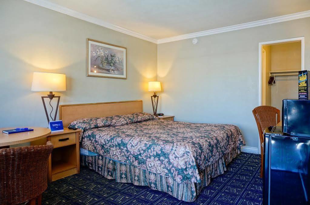 Motel Harbor 2*