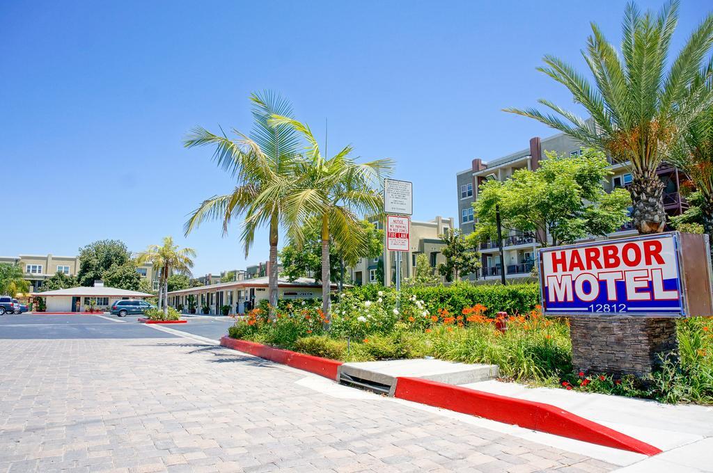 Harbor Motel 2*