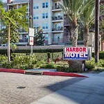 Harbor Motel