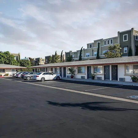 Harbor 2* Garden Grove