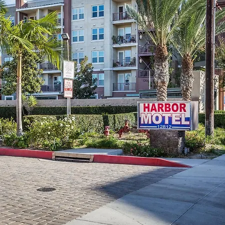 Harbor Motel