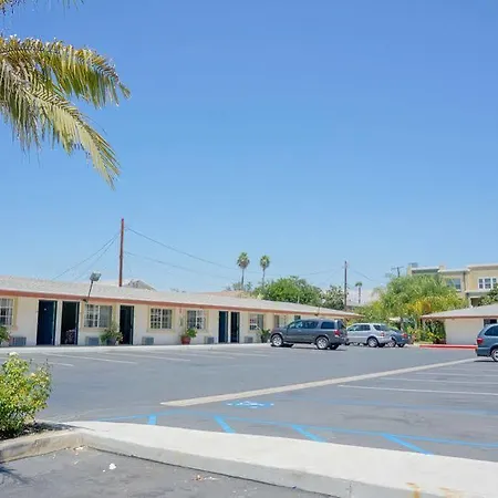 Harbor Motel 2*