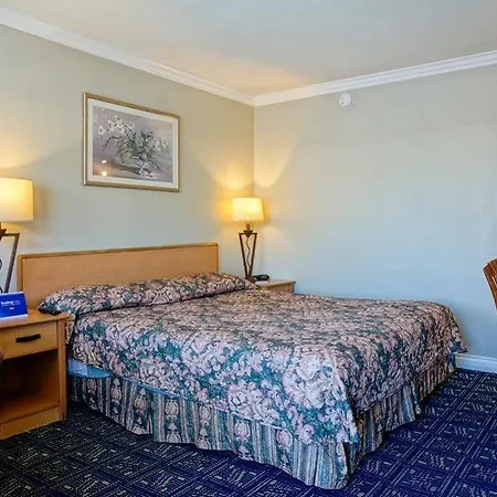 Motel Harbor 2*